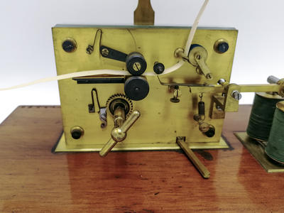 Телеграфный аппарат Морзе. Париж, конец XIX века