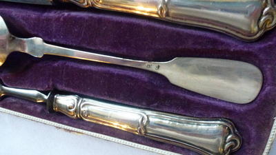 Набор "Эгоист". Серебро 12 лот. Западная Европа. Конец XIX - начало XX века.