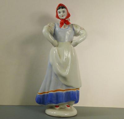 Статуэтка "Плясунья". Марка синяя "ЛФЗ" по бисквиту. Конец 1940-х годов.
