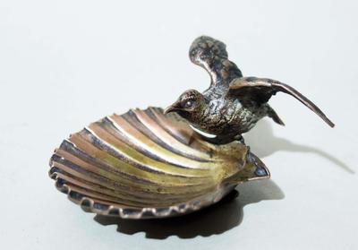 Лоток для мелочей "Птица на ракушке". "Венская бронза". Клеймо "GESCHUTZT". Конец XIX - начало ХХ века.