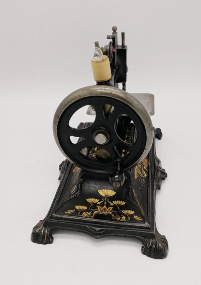 Миниатюрная швейная машинка. Bremer & Brückmann, Германия, конец XIX в.