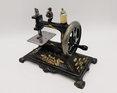 Миниатюрная швейная машинка. Bremer & Brückmann, Германия, конец XIX в.