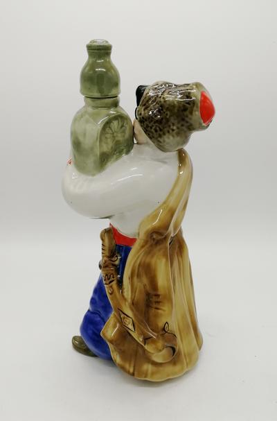 Штоф &quot;Казак&quot;. СССР, Киев, Середина XX века. Киевский ЭКХЗ, 1957 г., без повреждений.