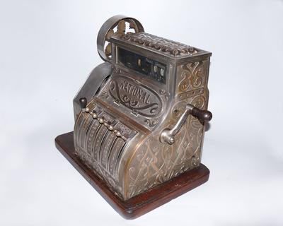 Аппарат кассовый "NATIONAL". Произведен компанией National Cash Register Co., модель "188". В рабочем состоянии. 1905 год.