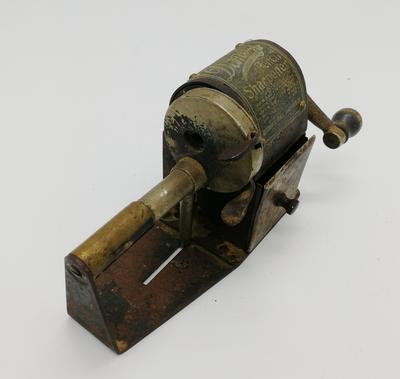 Точилка для карандашей "Dandy". Америка первая половина ХХ века.