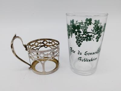 Пара стаканчиков в серебряных подстаканниках. Подстаканники из серебра 925 пр. общий вес 40,5 гр., Англия Шеффилд. 1933, 1934 гг.