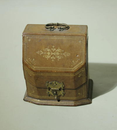 Настольная сигаретница. Предмет в отличной сохранности.