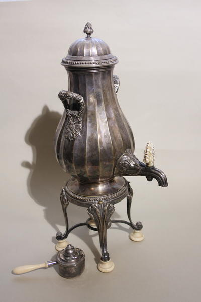 Бульотка в стиле Луи XVI. Франция. Середина XIX века. В отличной сохранности.