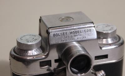 Фотоаппарат "BOLSEY MODEL C22". Двухобъективная зеркальная камера для пленки 35 мм. Выпускалась в США 50 - 60 годах 20 века.