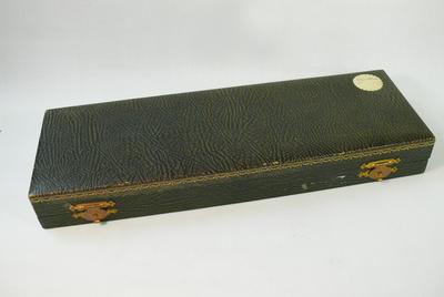 Ложка салатная в футляре. Франция. Серебро.