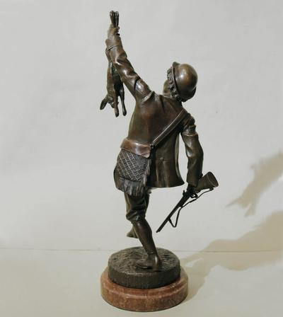 Скульптура "Охотник с зайцем". Франция. Вторая половина XIX века. Подставка из камня. Подпись "E.PILET"