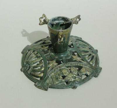 Подставка для рождественской елки. Специальное приспособление для установки новогодней елки.