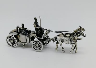Миниатюра серебряная "Экипаж". Голландия. Серебро 835*. Середина ХХ века. Предмет в хорошей сохранности.