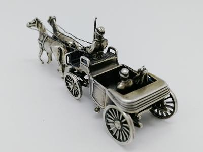 Миниатюра серебряная "Экипаж". Голландия. Серебро 835*. Середина ХХ века. Предмет в хорошей сохранности.