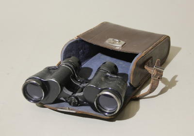 Бинокль Krombach Wetzlar "PICCOLO (8х30)". N177470. Фокусировка центральная и правого окуляра.