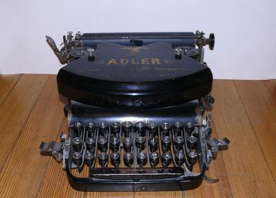 Машинка печатная "Adler Model 7". Германия. Модель №7. Начало ХХ века. В рабочем состоянии.