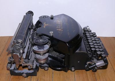 Машинка печатная "Adler Model 7". Германия. Модель №7. Начало ХХ века. В рабочем состоянии.