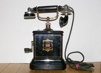 Аппарат телефонный "JYDSK". С индукторным вызовом. 1910-е годы.