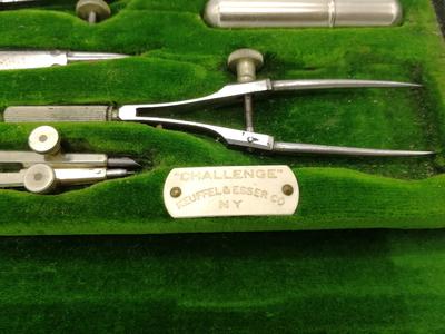 Готовальня "CHALLENGE" фирмы "KEUFFEL & ESSER Co. N.Y." №9726. В наборе 11 предметов. Полная и оригинальная комплектация. Все предметы в отличной сохранности.