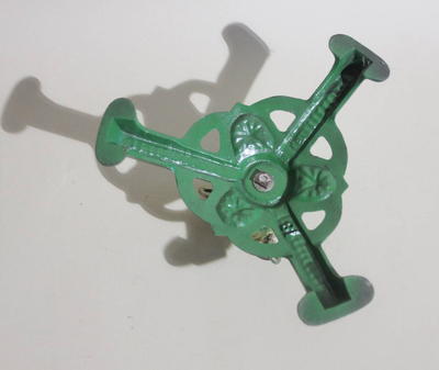 Подставка для рождественской елки. Западная Европа.Конец XIX - начало XX века.