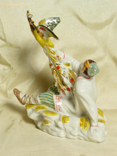 Статуэтка "Иванушка и Жар-птица". Синяя марка "ЛФЗ". Из серии "В гостях у сказки". Конец 1950-х годов.