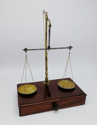 Весы дорожные. Англия, конец XIX - начало XX века