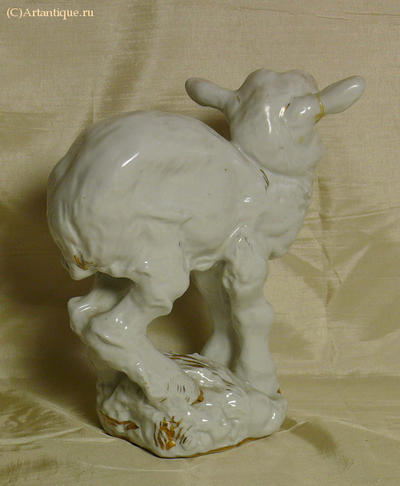 Статуэтка "Козлёнок Васенька". Синяя марка "ЛФЗ". Конец 1940 - начало 1950-х годов.