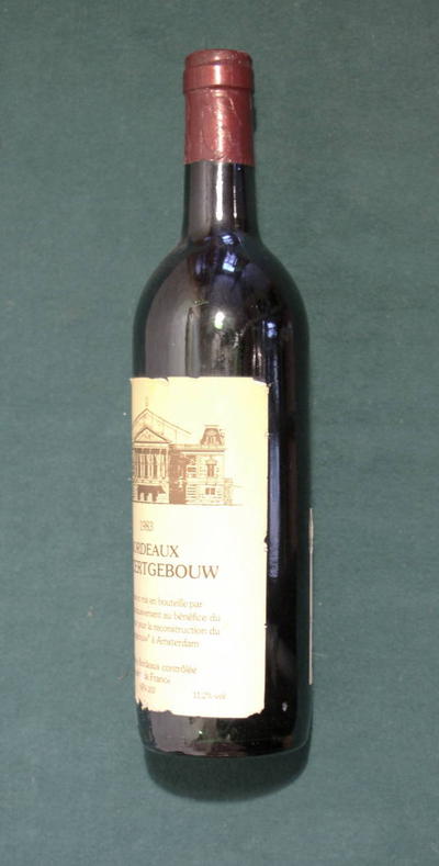 Вино 1983 &quot;Bordeaux concertgebouw&quot;. Партия этого вина была отобрана и реализована для благотворительной акции в Голландии.