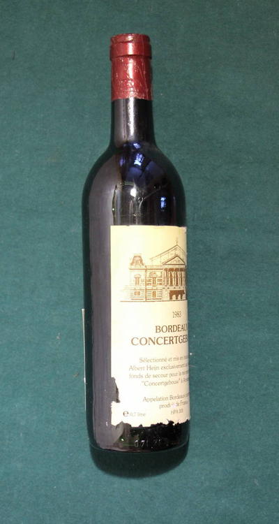 Вино 1983 &quot;Bordeaux concertgebouw&quot;. Партия этого вина была отобрана и реализована для благотворительной акции в Голландии.