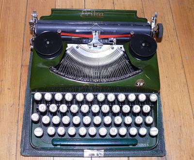 Машинка печатная "Erika". Фирма "Seidel & Naumann". Начало ХХ века.