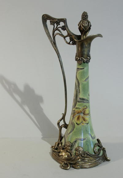 Кувшин в стиле модерн. Керамическая колба оправленная в литую бронзовую арматуру.