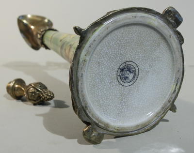 Кувшин в стиле модерн. Керамическая колба оправленная в литую бронзовую арматуру.