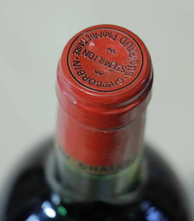 Вино 1981 "Chateau Corbin" Grand Cr&amp;#251; Class&amp;#233;. Год урожая 1981 считается удачным для Saint-&amp;#201;milion (82R - таблица миллезимов Роберта Паркера)