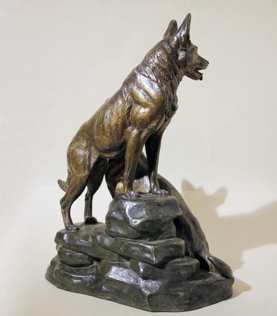 Скульптура "Овчарки". Франция. Подпись "L.CARVIN". Начало XX века.