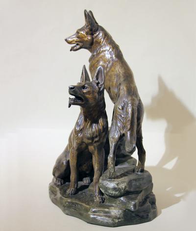 Скульптура "Овчарки". Франция. Подпись "L.CARVIN". Начало XX века.