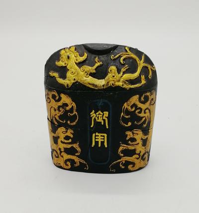 Коллекционный брусок китайской туши в виде портовой печати. Китай, о. Хайнань. Конец XVIII века.