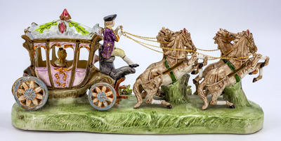 Скульптура "Золушка в карете". Фарфор "Каподимонте", Италия. Начало XX века.