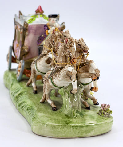 Скульптура "Золушка в карете". Фарфор "Каподимонте", Италия. Начало XX века.