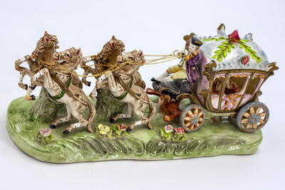 Скульптура "Золушка в карете". Фарфор "Каподимонте", Италия. Начало XX века.