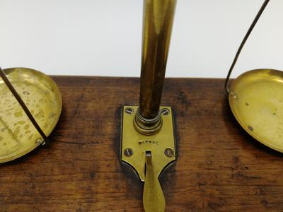 Весы аптечные с комплектом разновесов.. Западная Европа. Конец ХIХ - начало ХХ века.