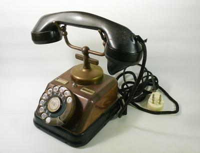 Аппарат телефонный KTAS. Дания. 1940-е гг. Комплектация оригинальная.